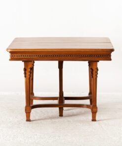 Τραπεζια Τραπεζαριας