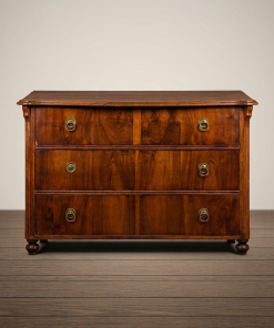 Συρταριερα απο Καρυδια